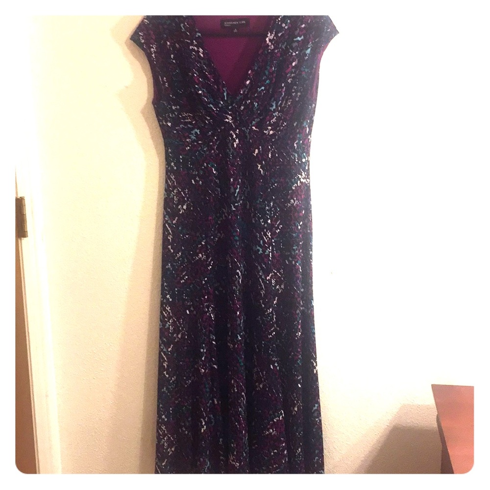Nice patterned dress. Light and comfortable